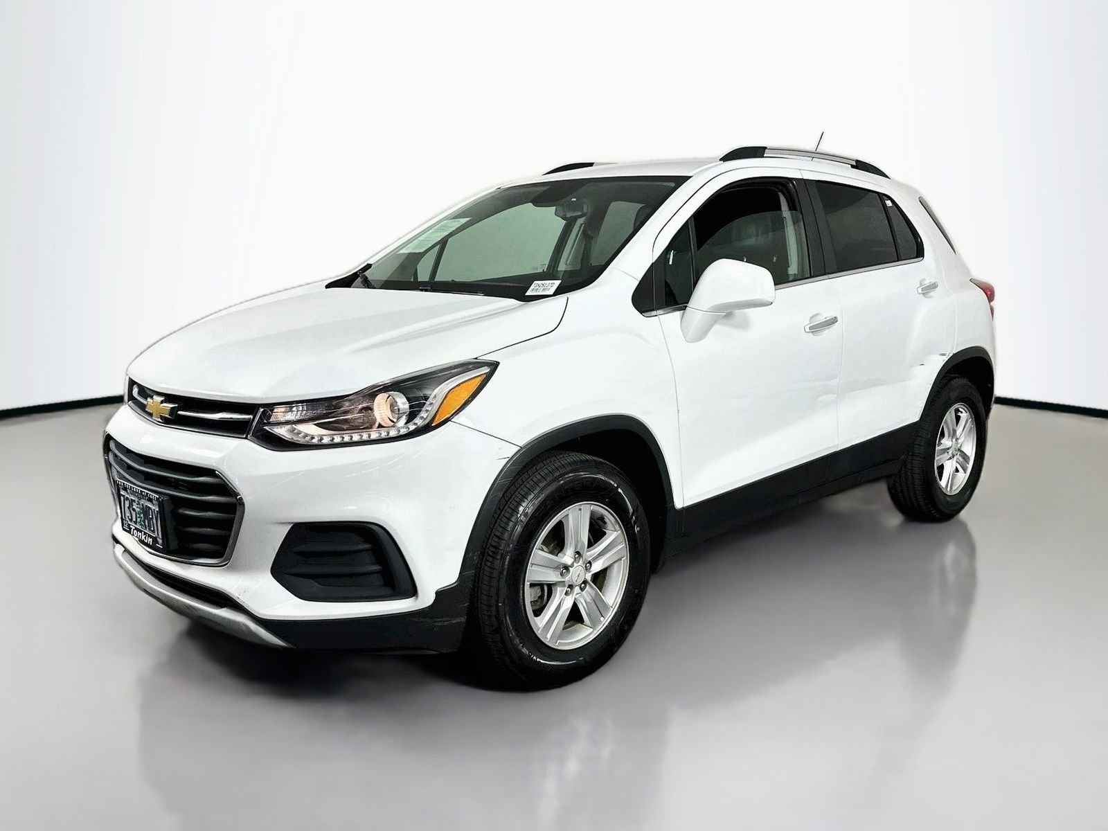 Used 2017 Chevrolet Trax LT w/ LT Convenience Package AWD/4WD image 3