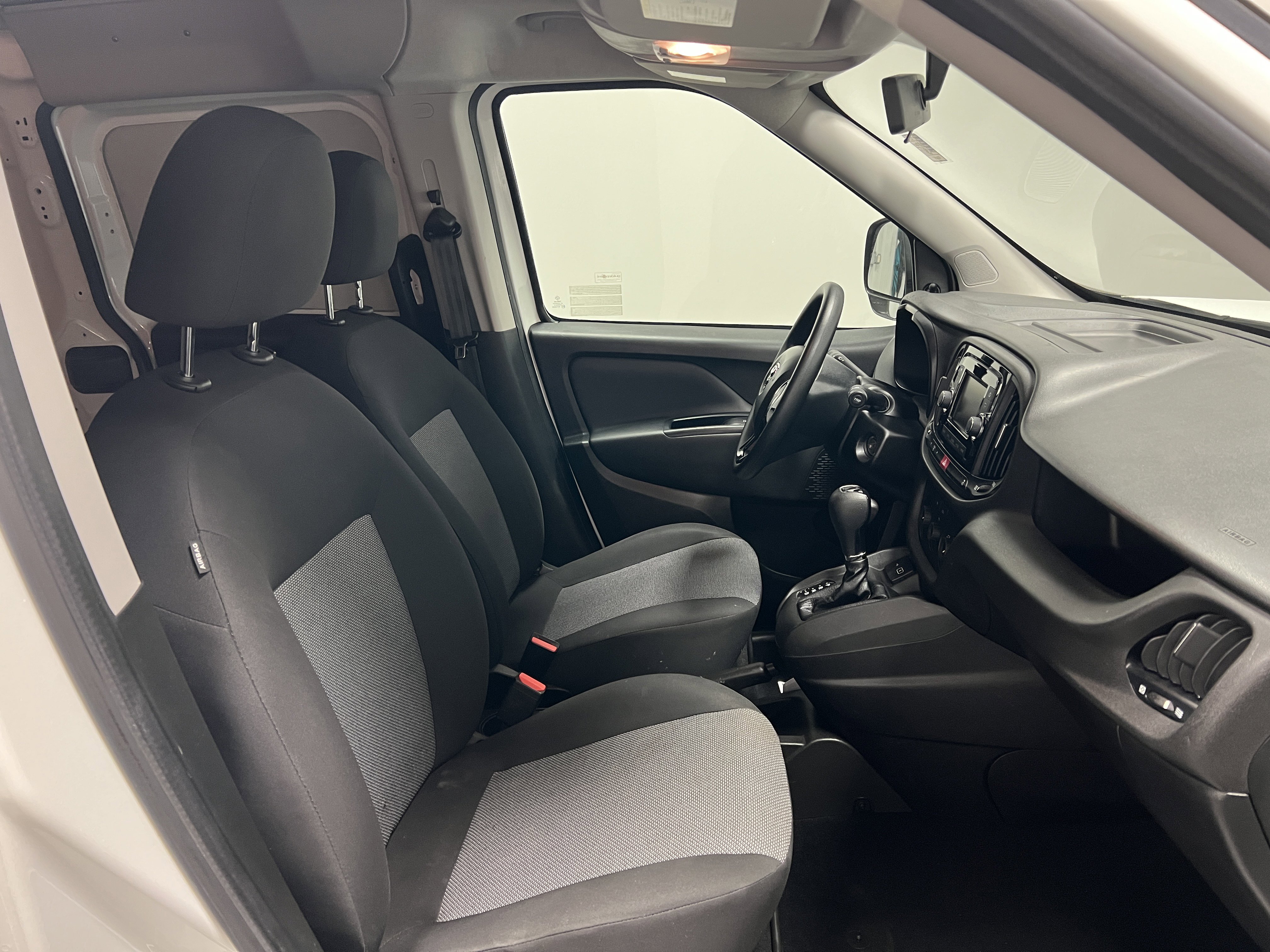 Used 2021 RAM ProMaster City Tradesman image 14