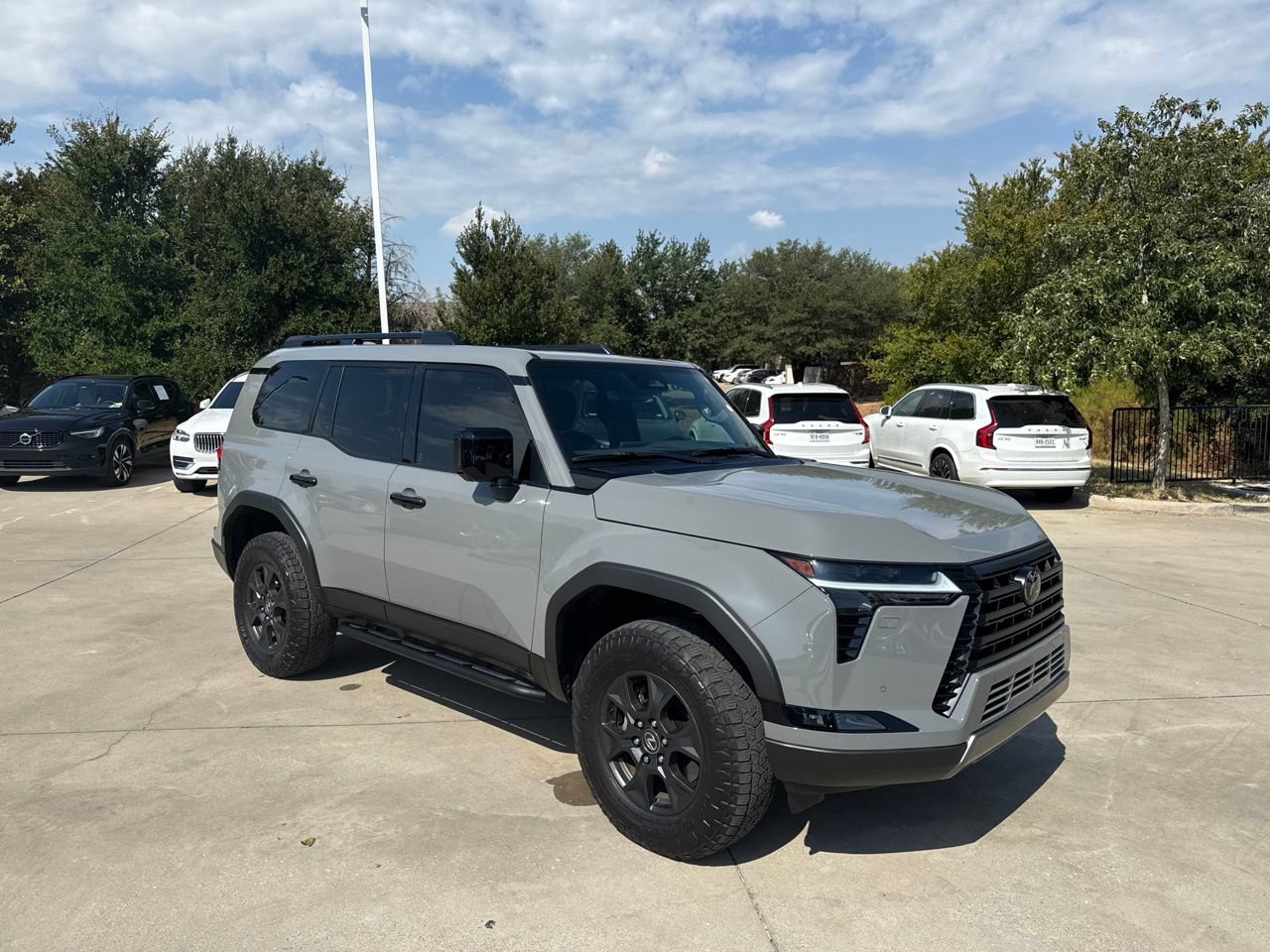 Used 2024 Lexus GX 550 AWD/4WD image 3