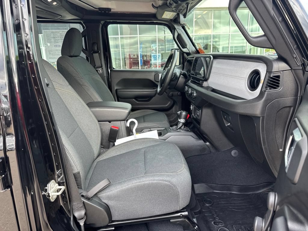 Certified 2024 Jeep Gladiator Sport AWD/4WD image 24