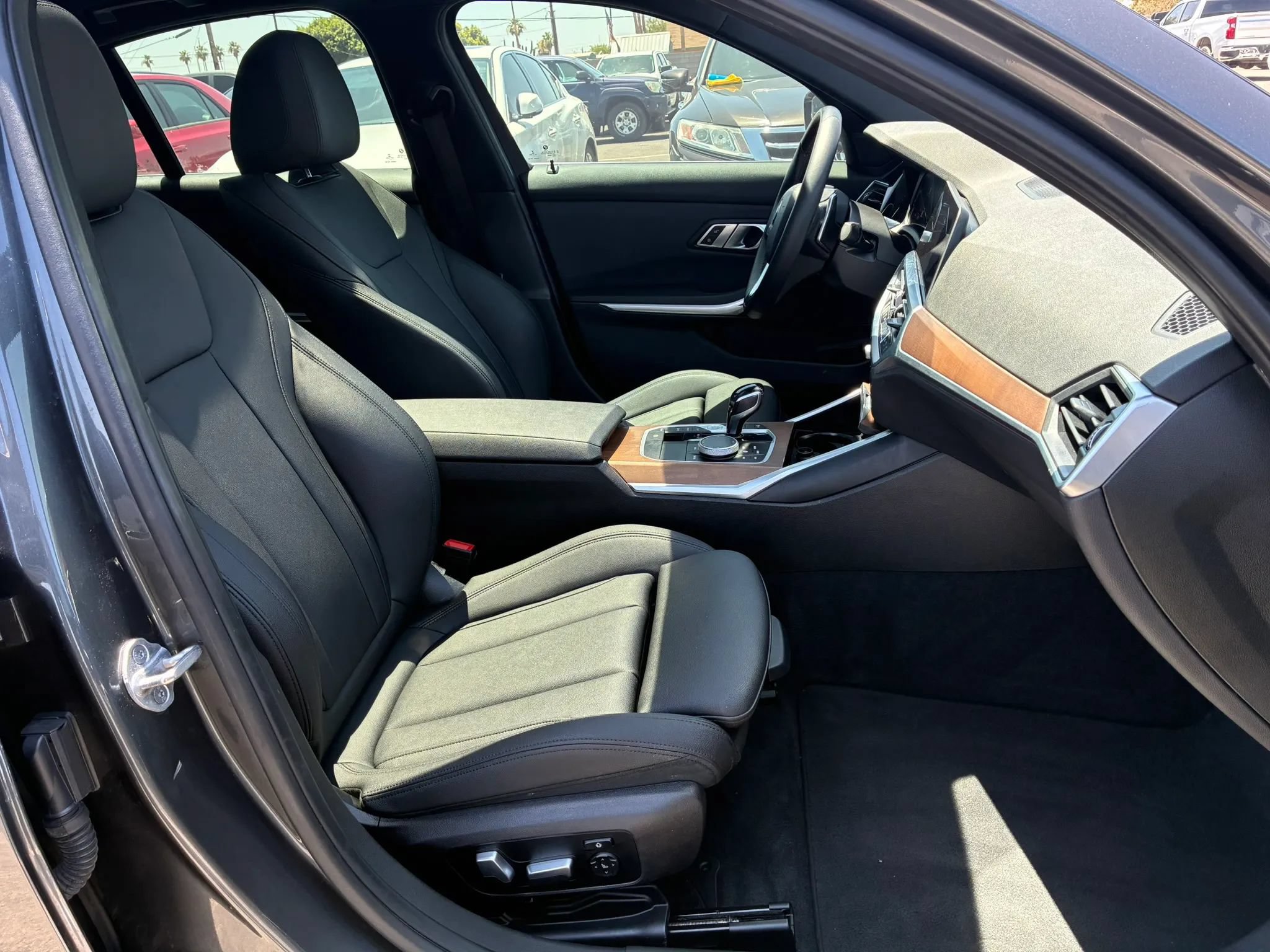 Used 2021 BMW 330i Sedan w/ Convenience Package RWD image 26