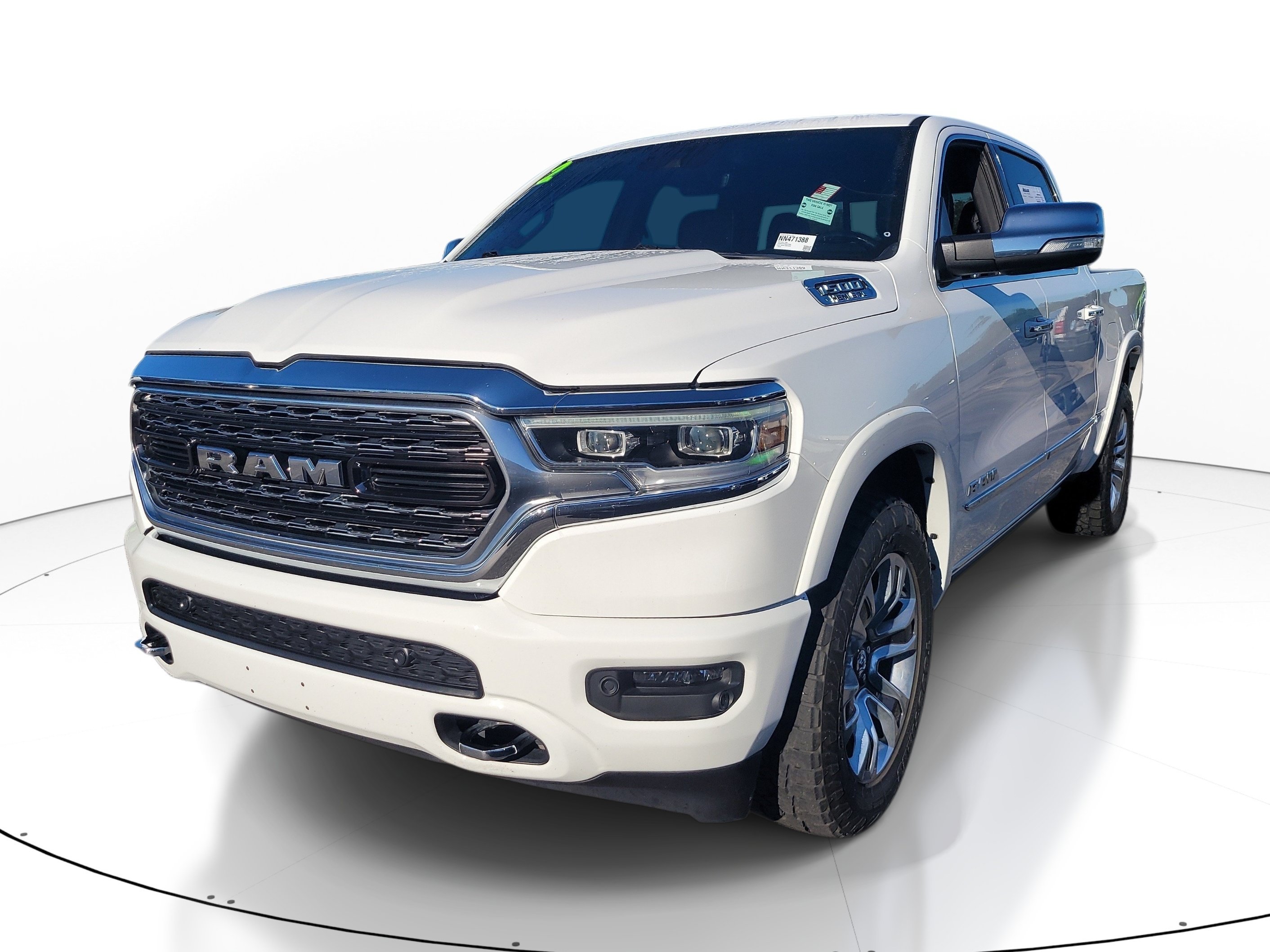Used 2022 RAM 1500 Limited w/ Body Color Bumper Group AWD/4WD image 3
