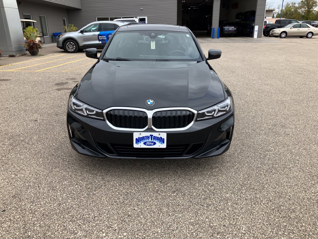 Used 2023 BMW 330i xDrive Sedan w/ Driving Assistance Package AWD/4WD image 4