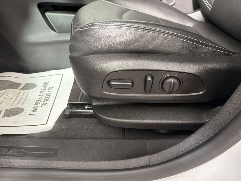 Used 2024 GMC Terrain SLT AWD/4WD image 22