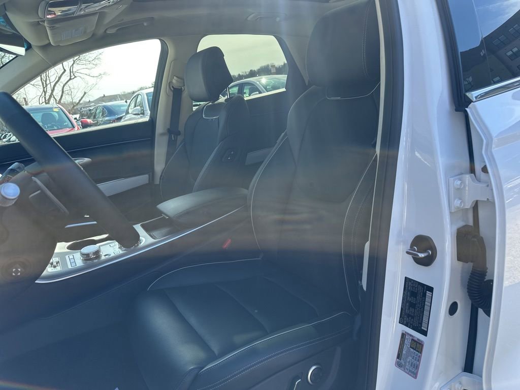 Used 2026 Genesis GV70 2.5T Advanced image 17