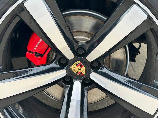 Used 2022 Porsche Macan S image 32