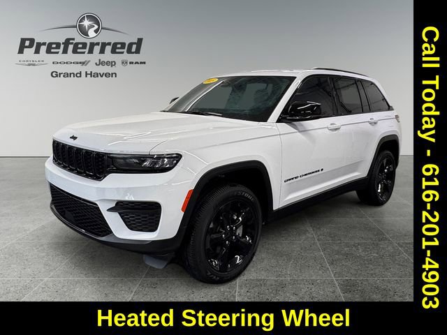 Used 2025 Jeep Grand Cherokee Altitude image 10