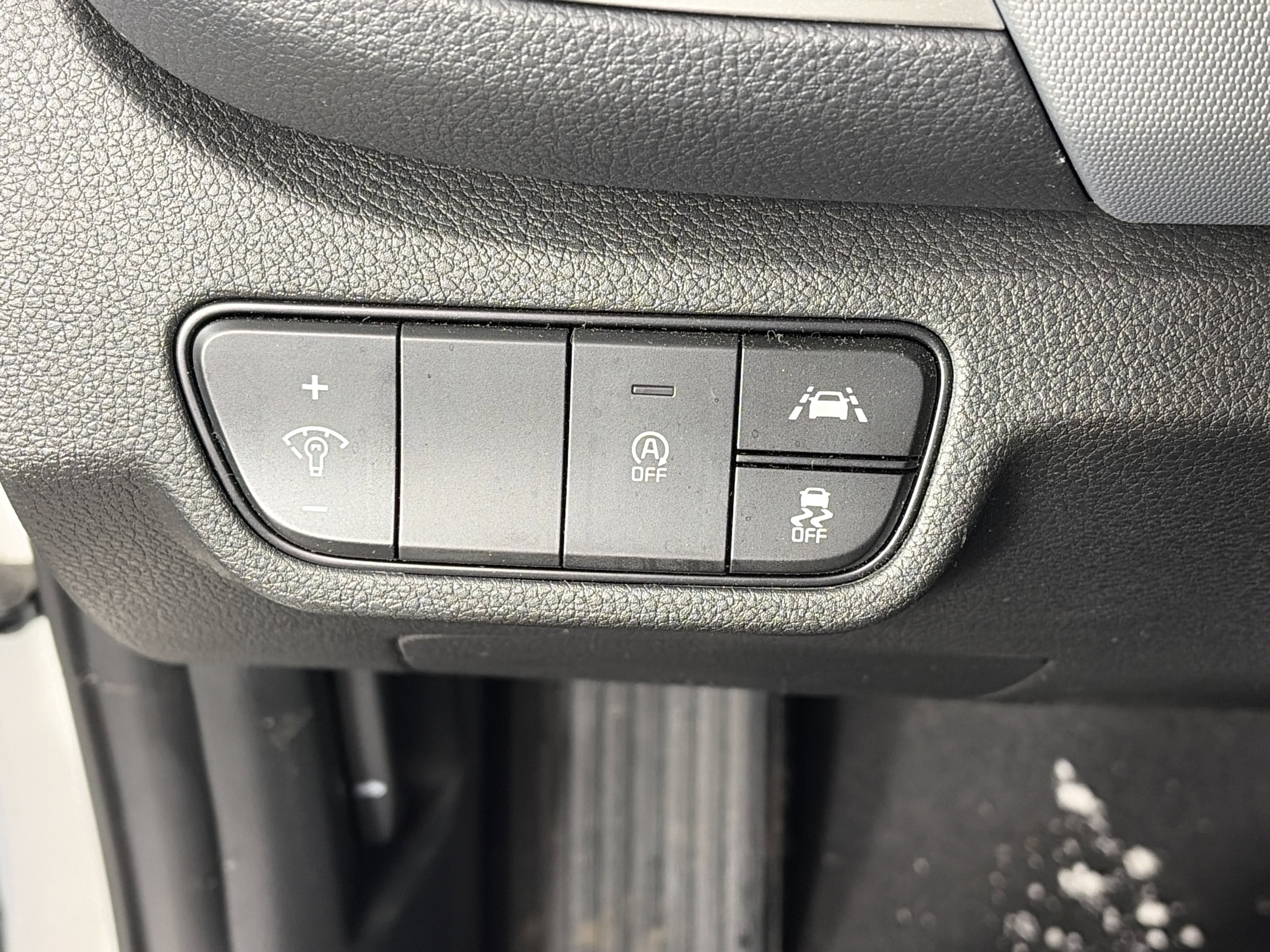 Used 2023 Kia Seltos LX image 25