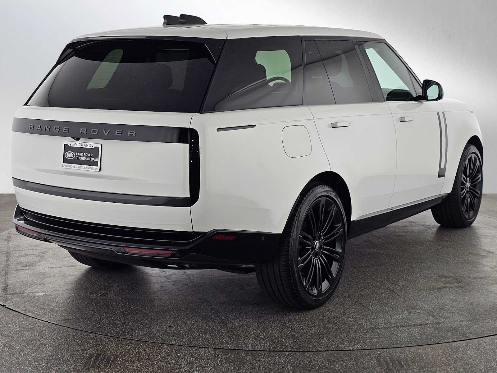 Used 2024 Land Rover Range Rover Autobiography AWD/4WD image 5