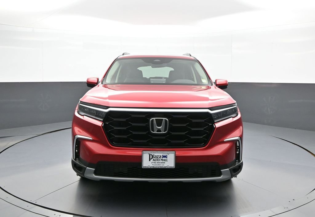 Used 2024 Honda Pilot Touring image 2