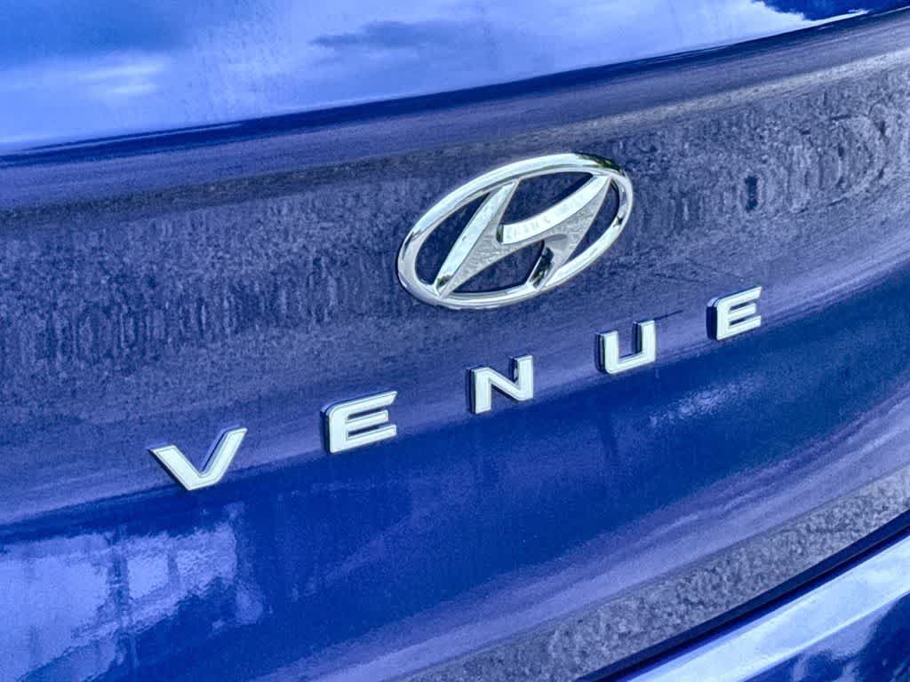 Used 2021 Hyundai Venue SE FWD image 10