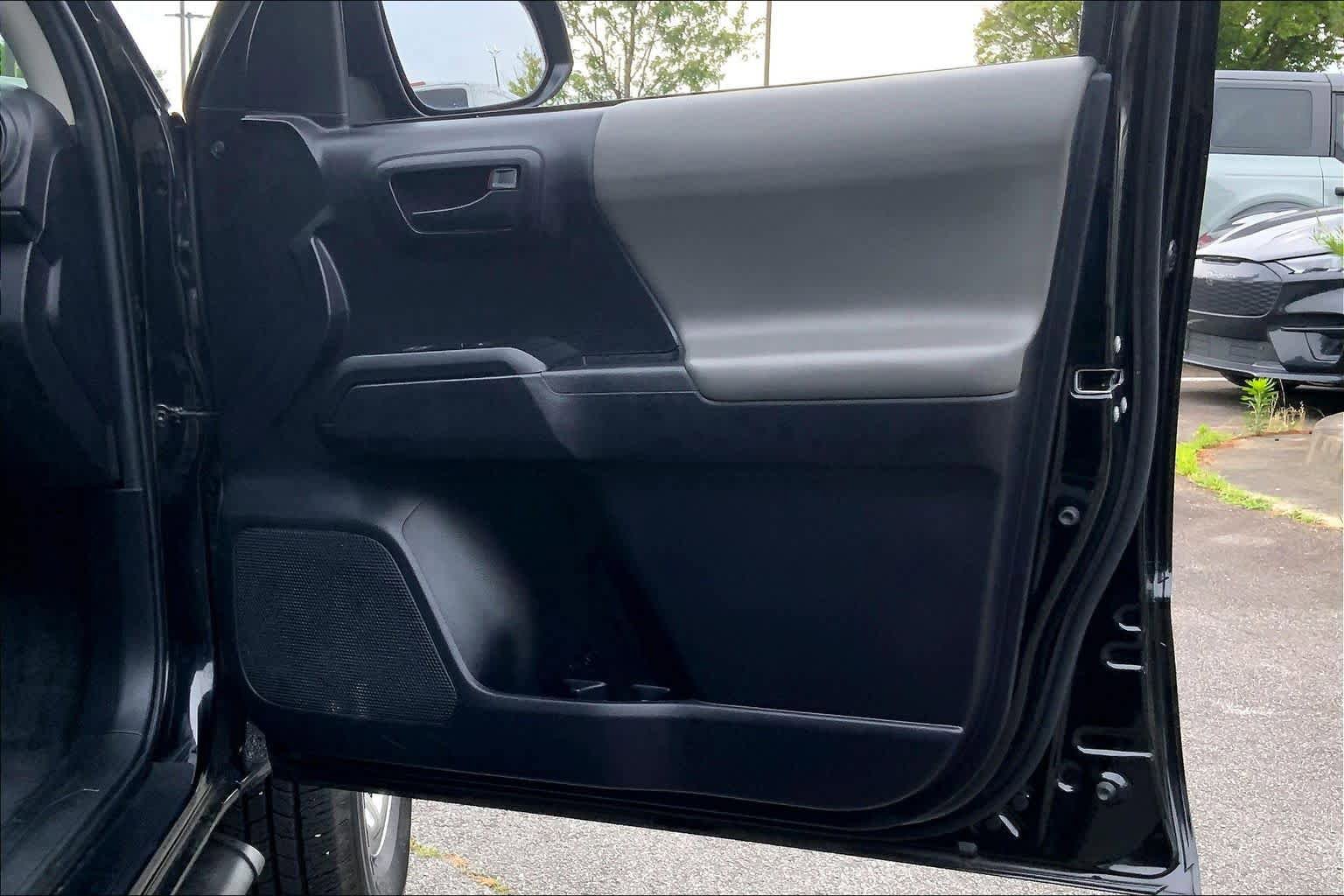 Used 2021 Toyota Tacoma SR AWD/4WD image 22