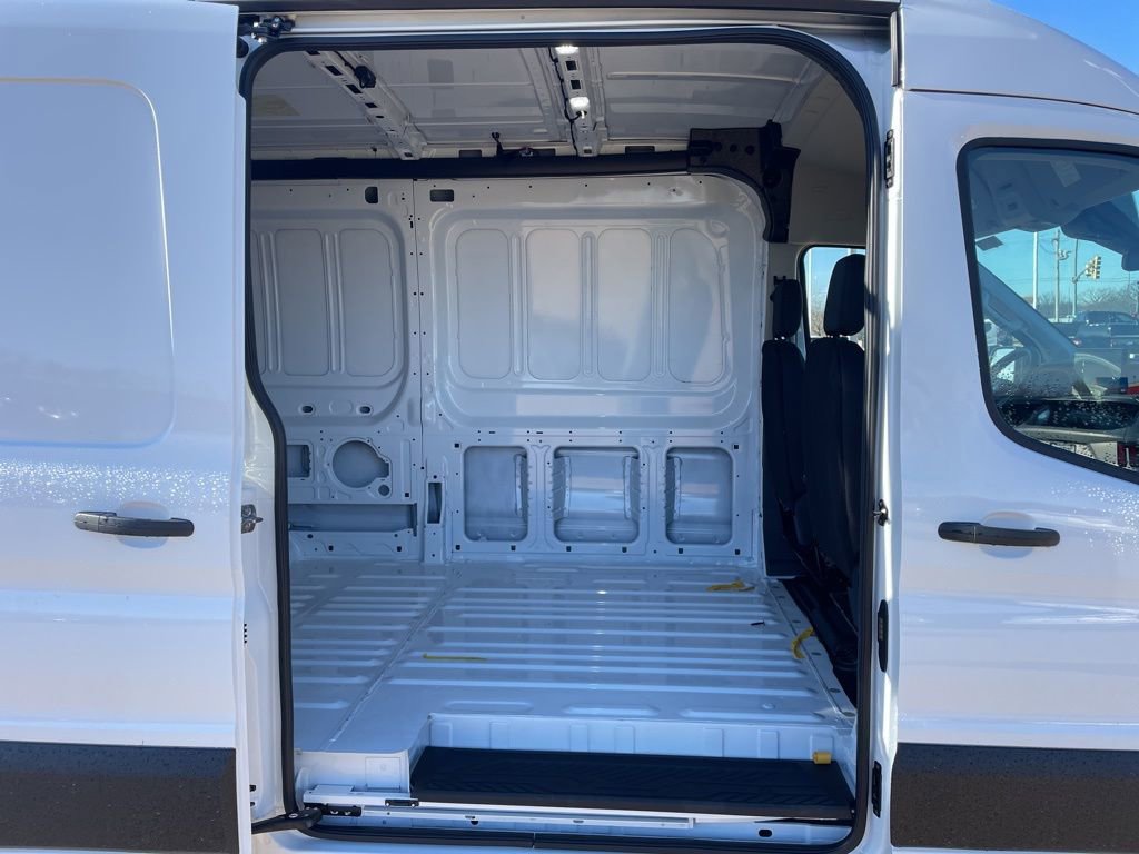New 2026 Ford Transit 250 148 Medium Roof RWD image 12