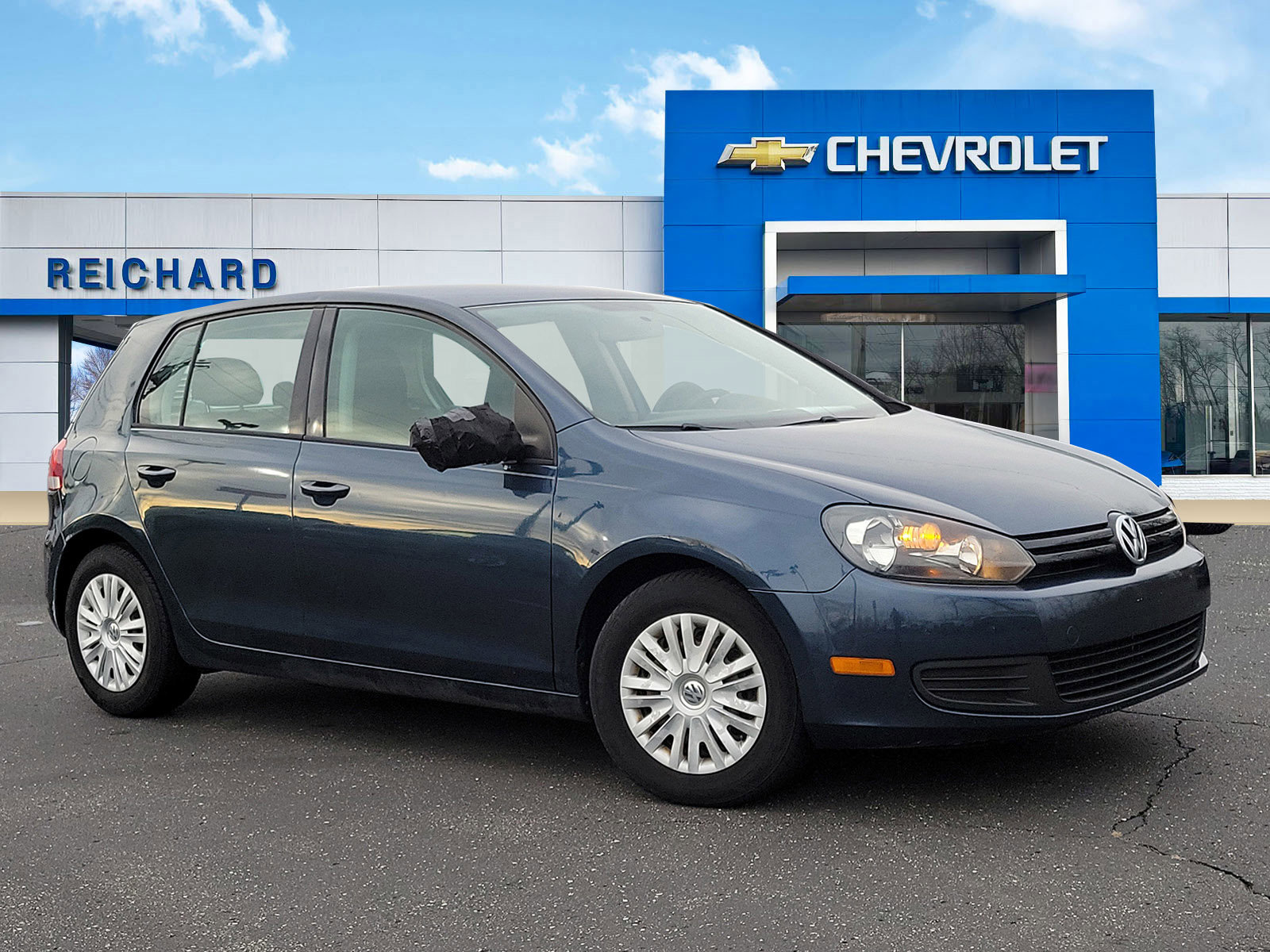 Used 2013 Volkswagen Golf 2.5L image 1