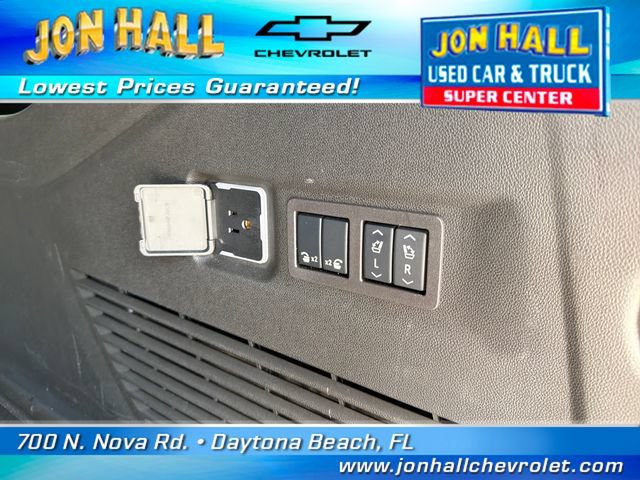 Used 2024 Chevrolet Suburban High Country AWD/4WD image 12