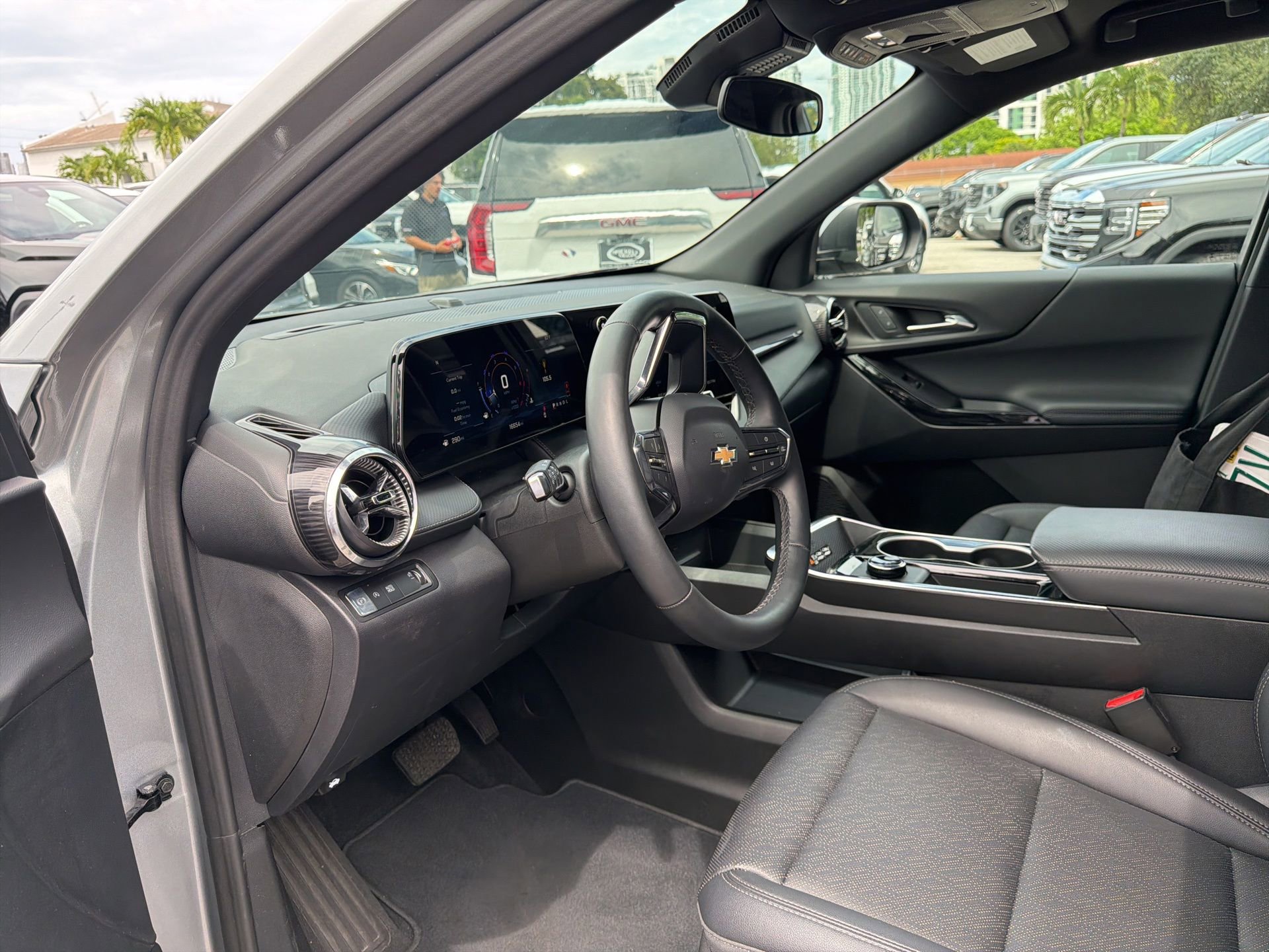 Used 2026 Chevrolet Equinox LT w/ Convenience Package II FWD image 38