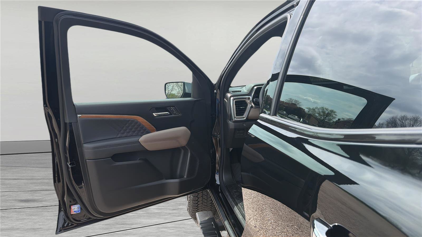 New 2026 GMC Canyon Denali w/ LPO, Denali Black Edition image 24