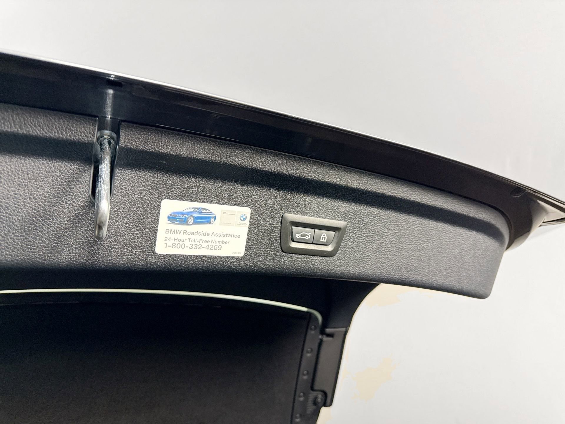 Used 2018 BMW 330i Gran Turismo xDrive w/ Premium Package image 13