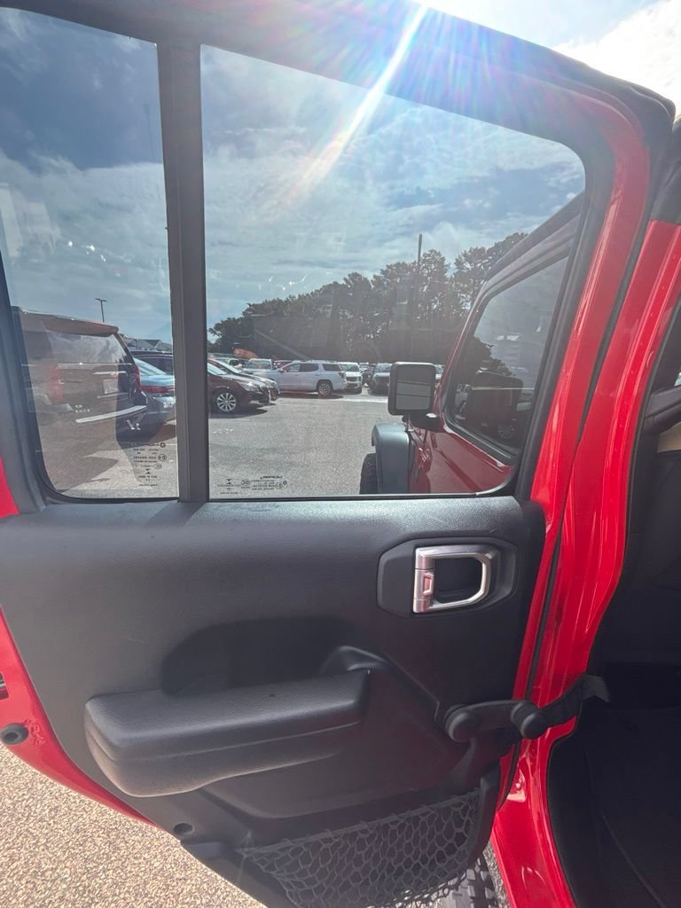 Used 2020 Jeep Gladiator Sport AWD/4WD image 16