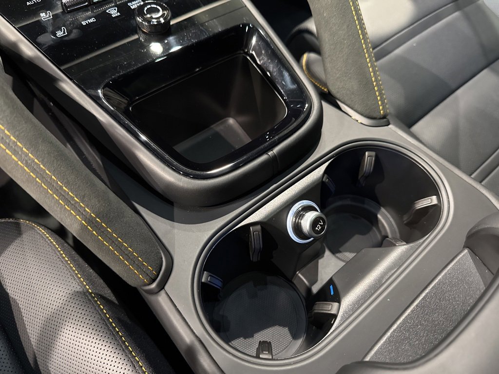 Used 2025 Porsche Cayenne GTS image 18