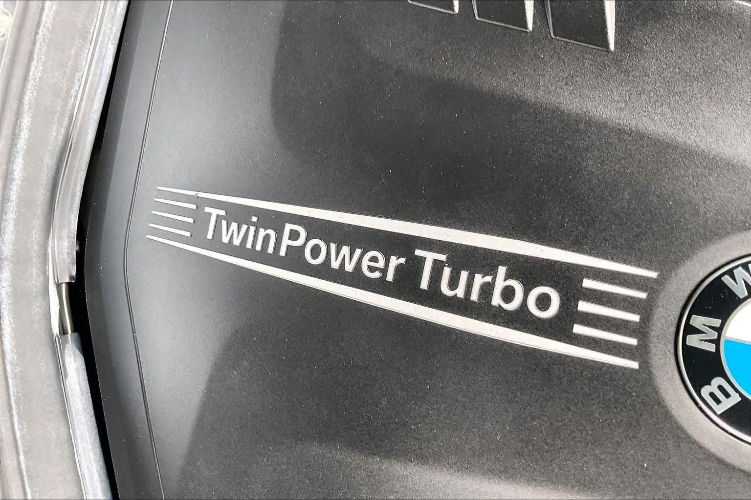 Used 2018 BMW 320i xDrive Sedan AWD/4WD image 34