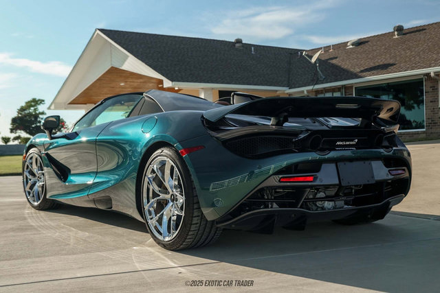 Used 2022 McLaren 720S Spider image 6