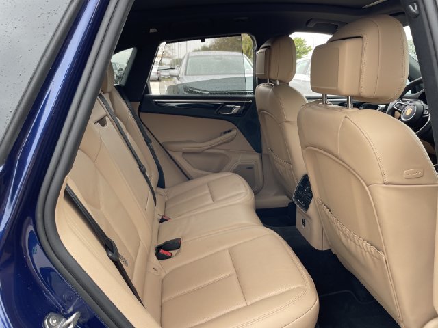 Used 2024 Porsche Macan AWD/4WD image 26