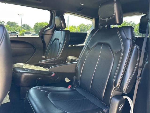 Used 2025 Chrysler Pacifica Select FWD image 29