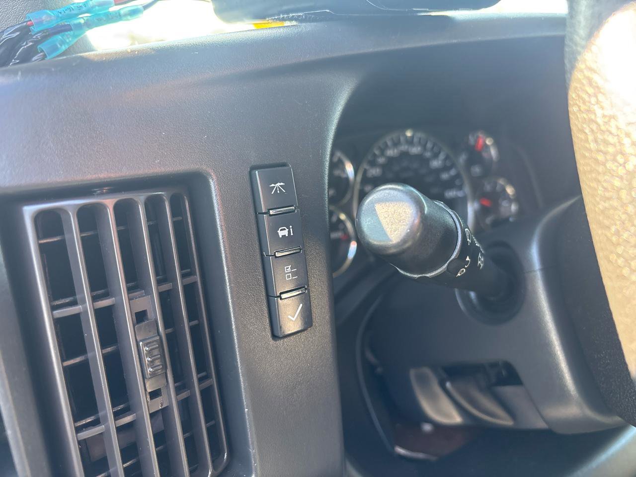 Used 2018 GMC Savana 3500 LS w/ Cold Climate Package image 13