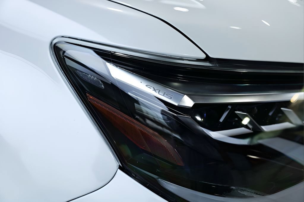 Used 2020 Lexus GX 460 Premium w/ Premium Package image 12