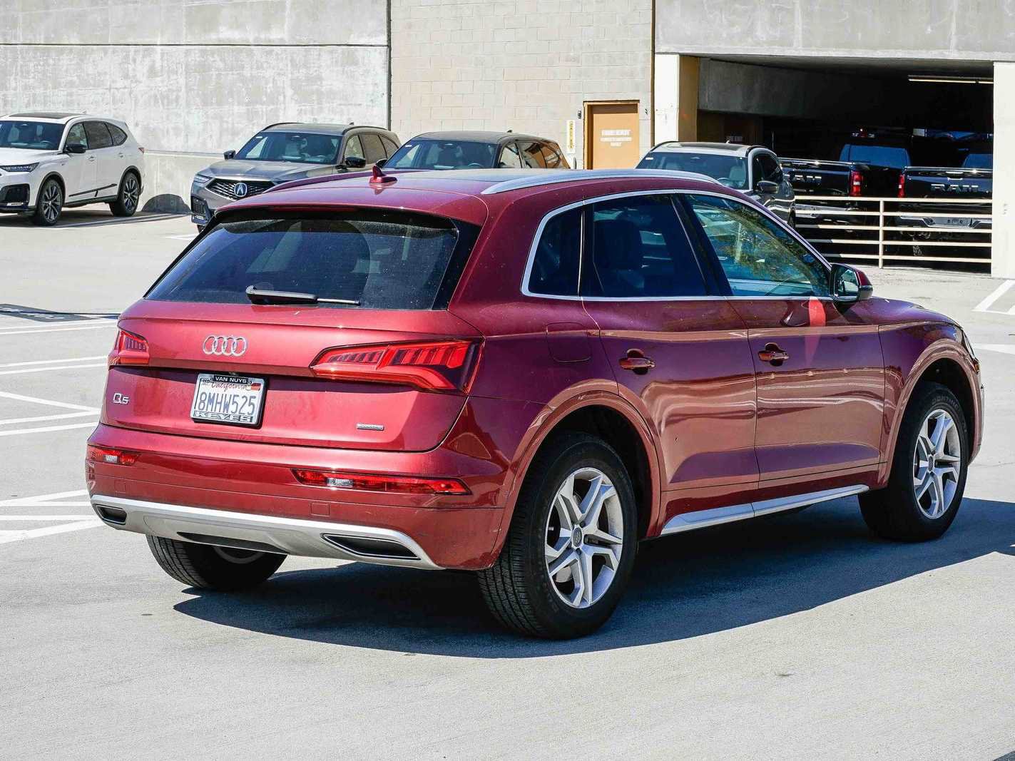 Used 2019 Audi Q5 2.0T Premium w/ Convenience Package image 4