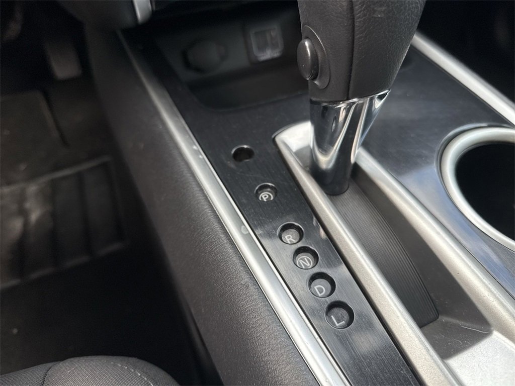 Used 2020 Nissan Pathfinder SV image 31