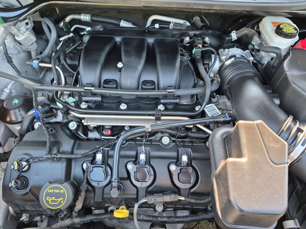 Used 2019 Ford Explorer XLT w/ Equipment Group 202A AWD/4WD image 25