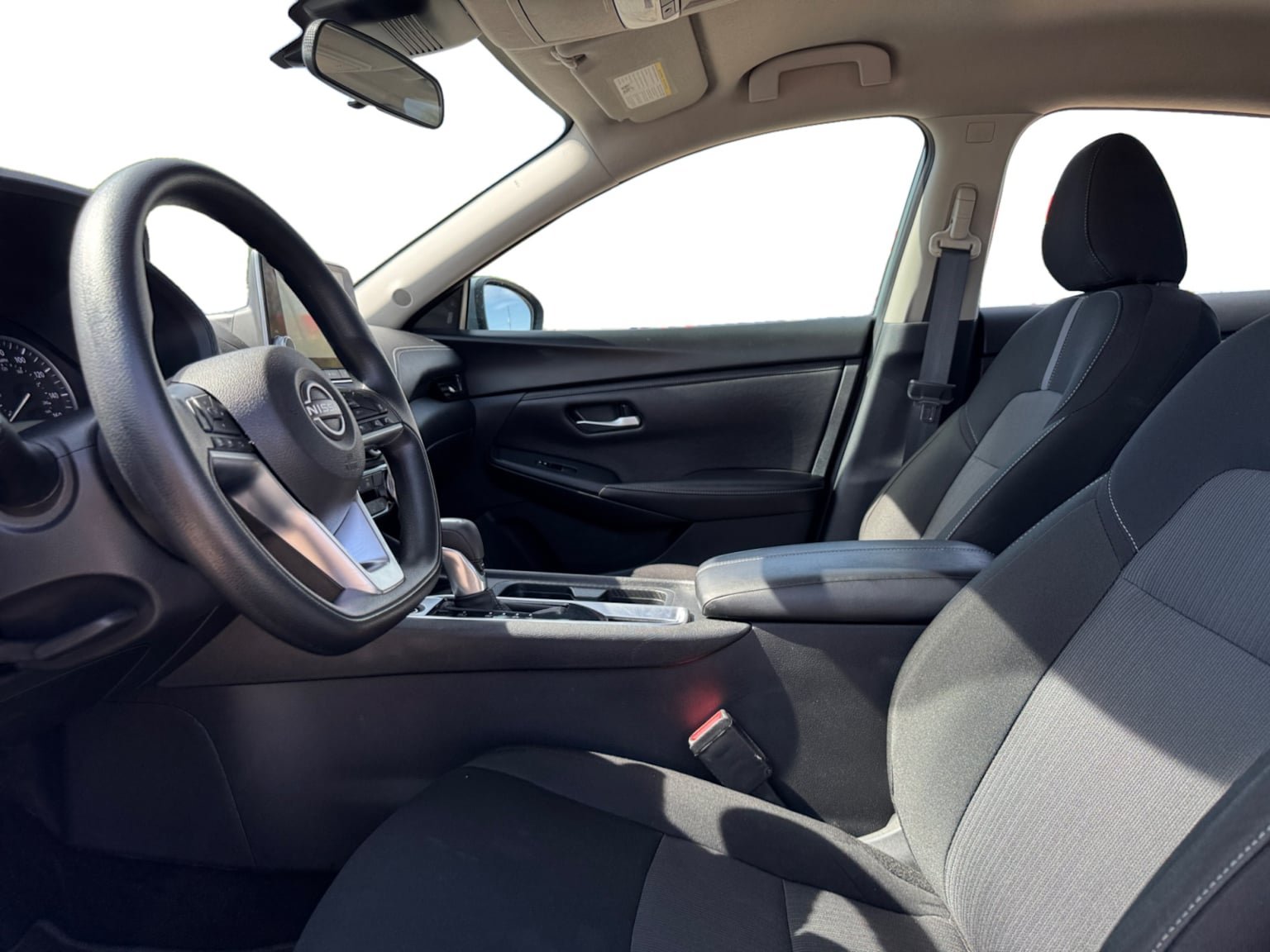 Used 2025 Nissan Sentra SV FWD image 10