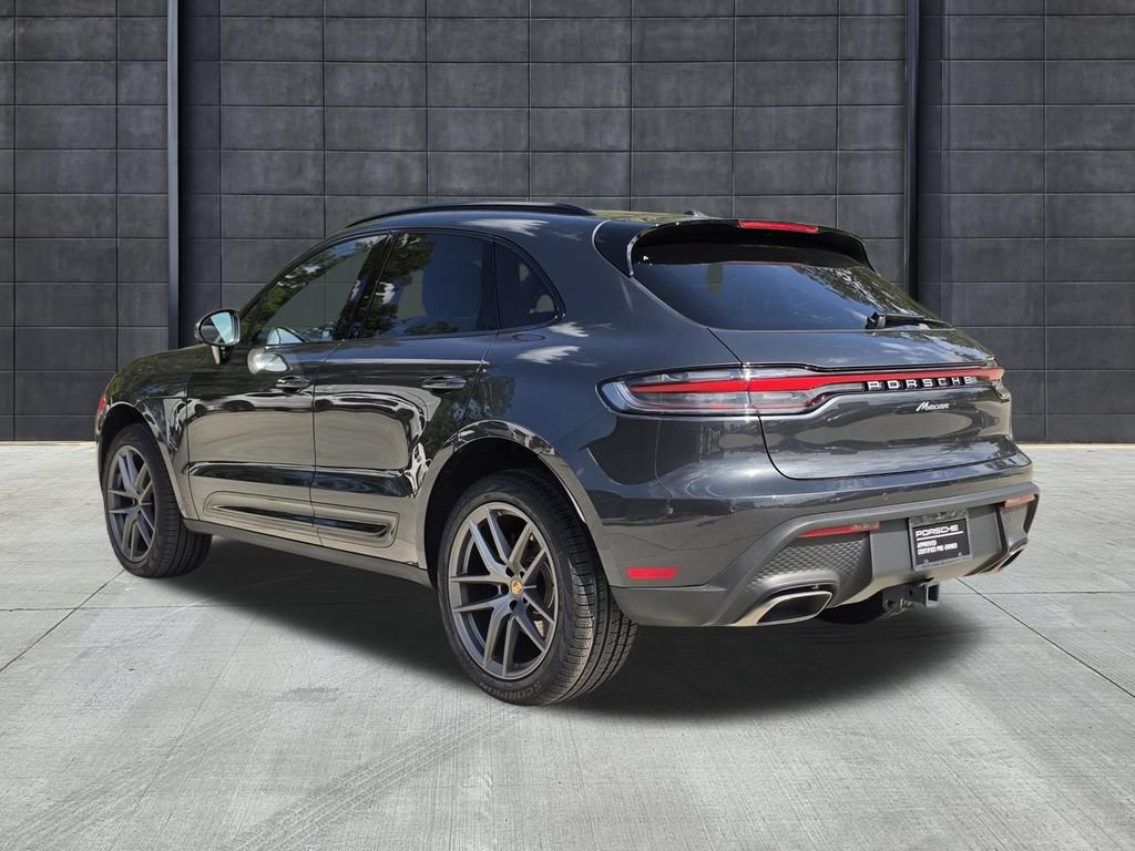 Used 2026 Porsche Macan AWD/4WD image 3
