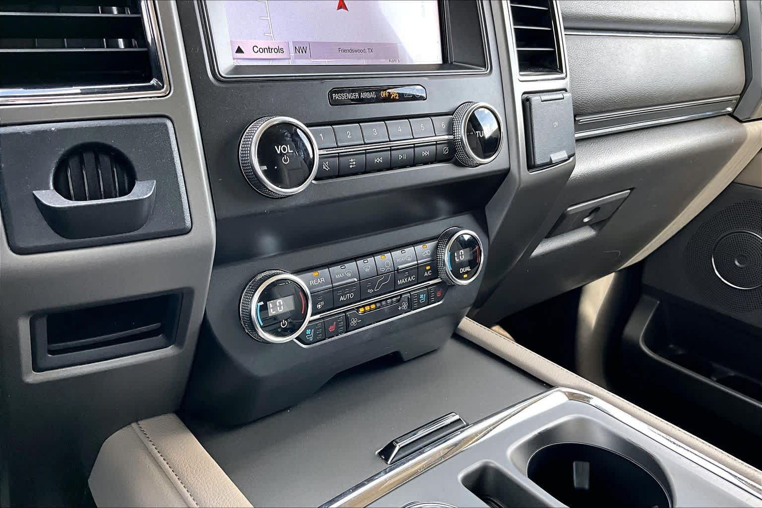 Used 2019 Ford Expedition XLT w/ Equipment Group 202A RWD image 35