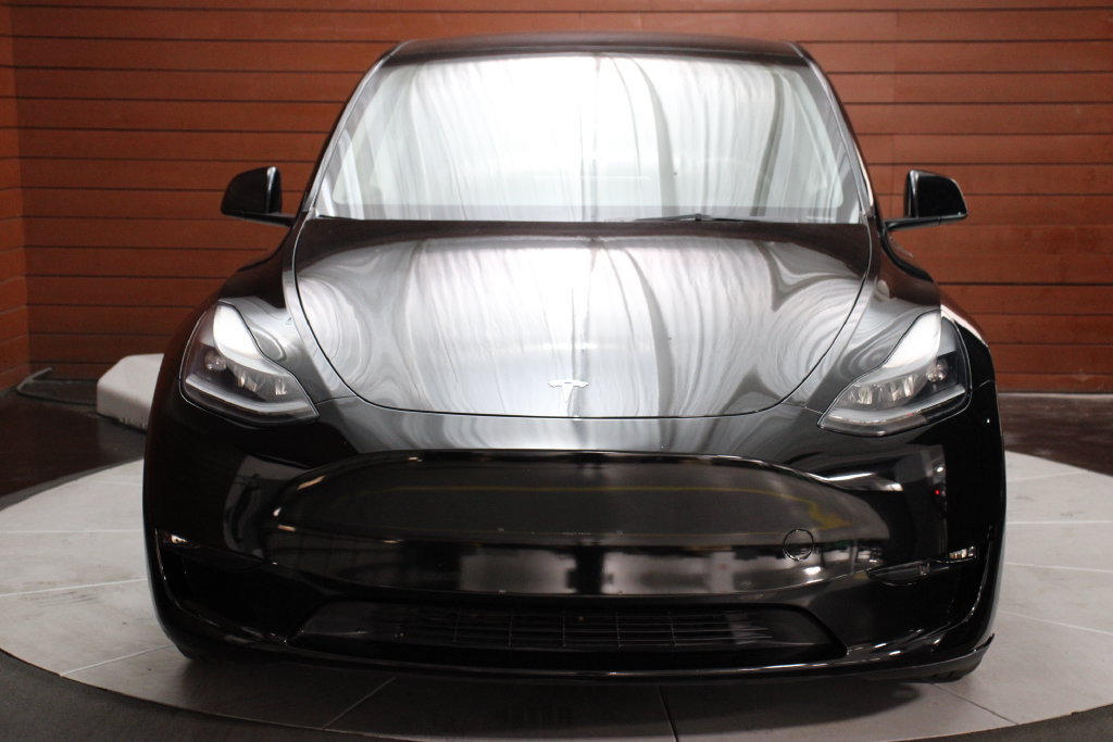 Used 2023 Tesla Model Y Performance AWD/4WD image 2