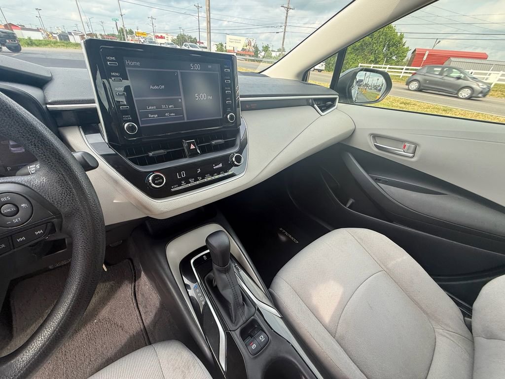 Used 2020 Toyota Corolla LE FWD image 15