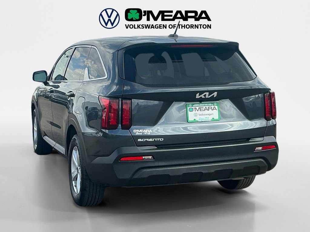 Used 2023 Kia Sorento LX image 3