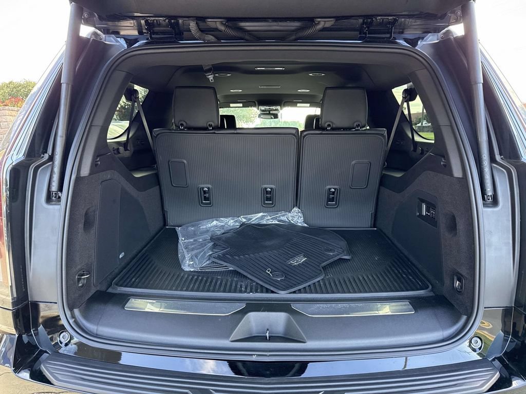 Used 2026 Cadillac Escalade ESV 4WD image 24