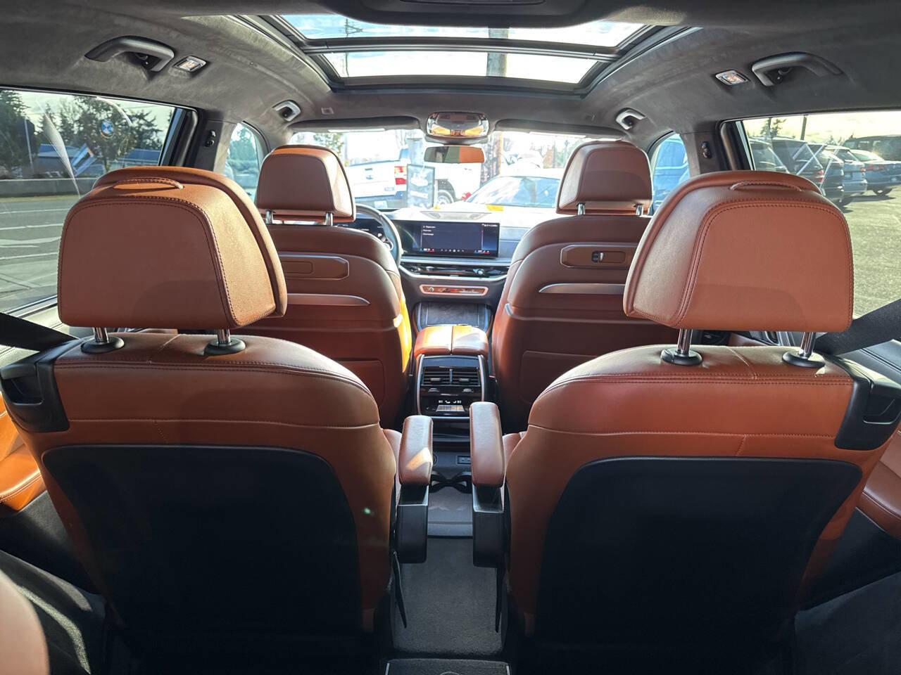 Used 2024 BMW X7 M60i w/ Executive Package image 10