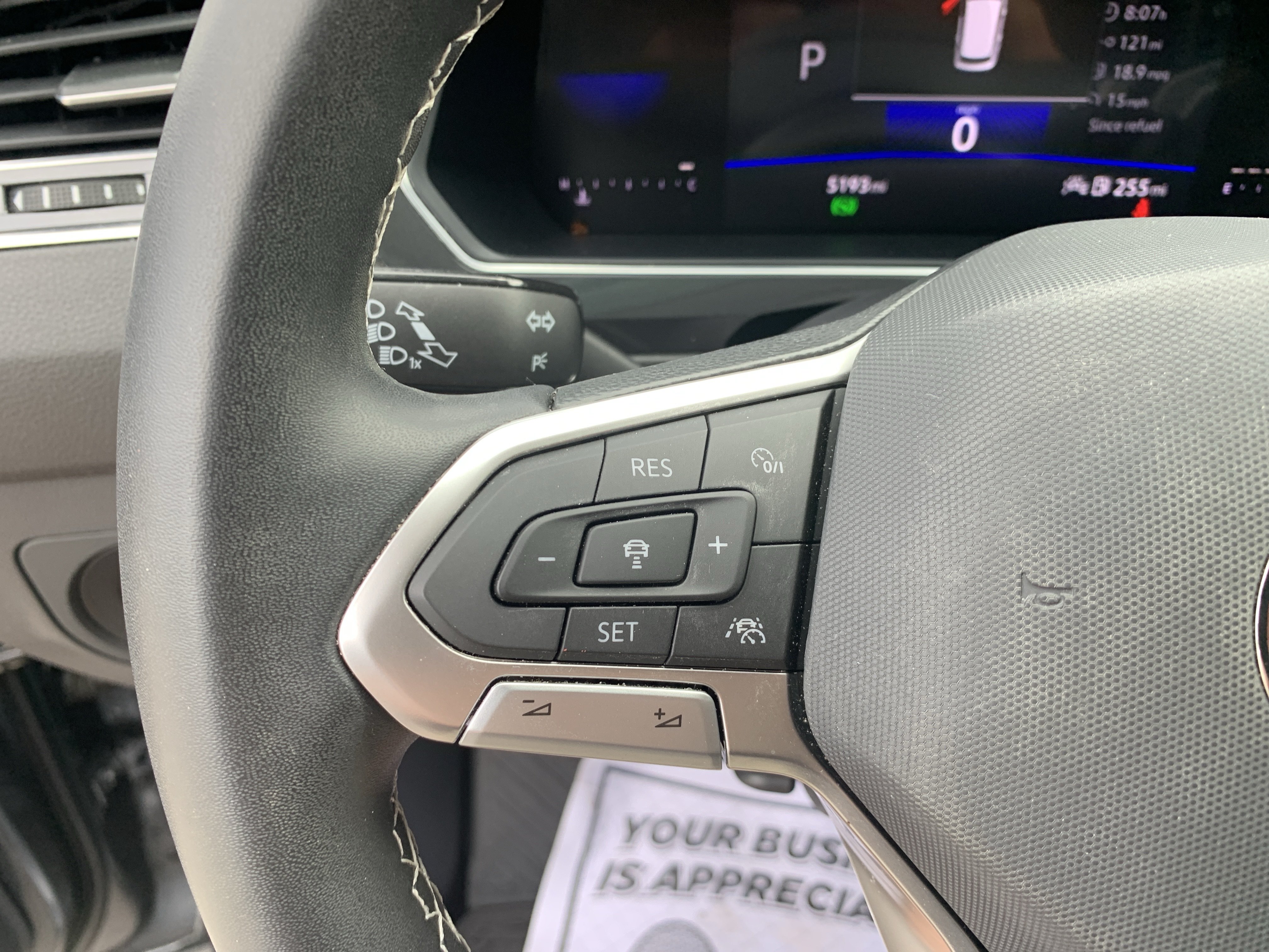 Used 2023 Volkswagen Tiguan SE w/ Panoramic Sunroof Package FWD image 15