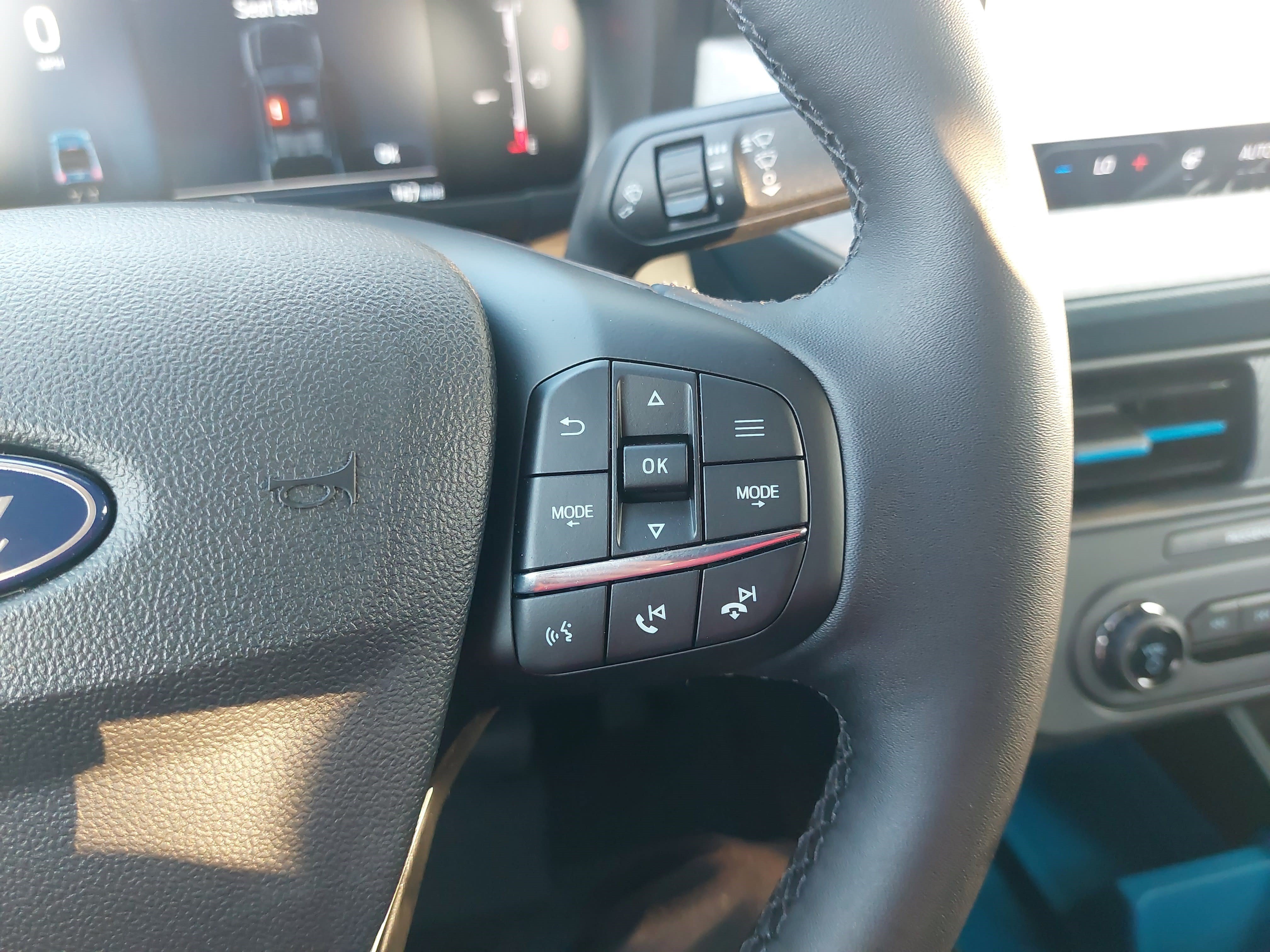 New 2026 Ford Maverick XLT w/ XLT Luxury Package FWD image 19