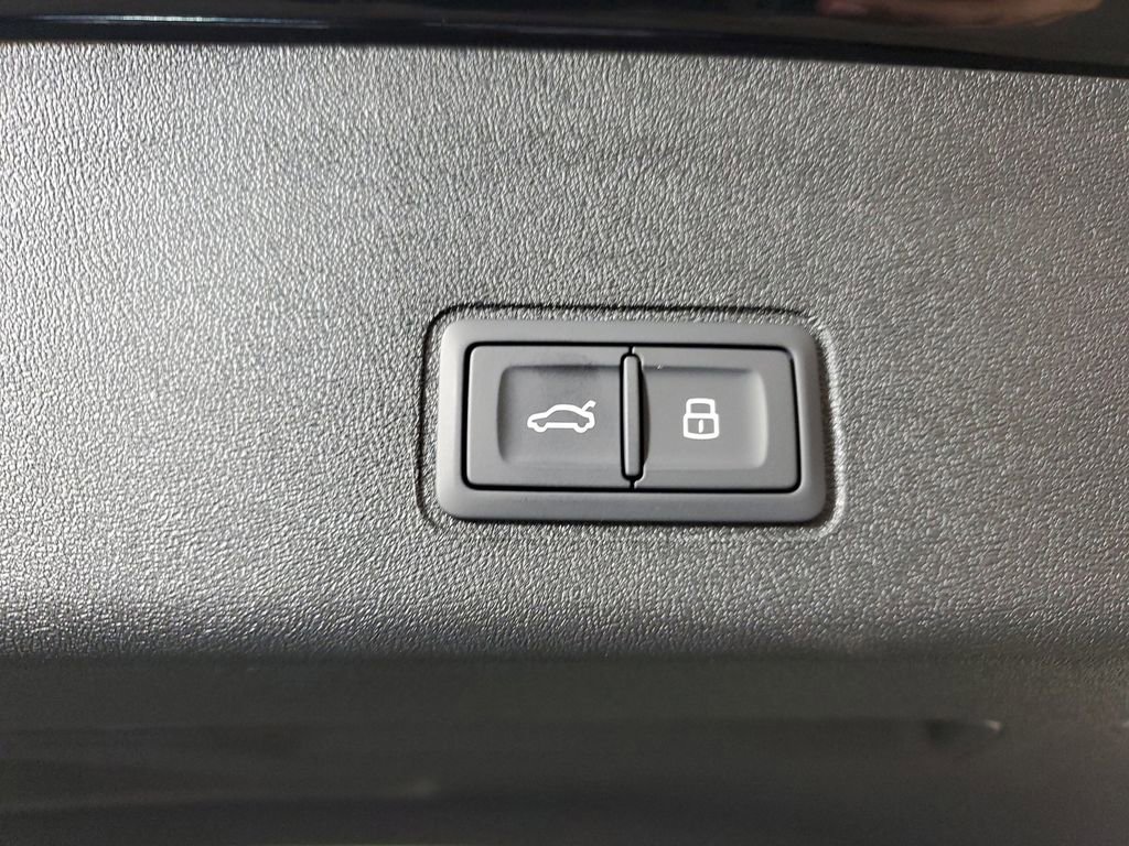 New 2026 Audi Q3 quattro 2.0T AWD/4WD image 9
