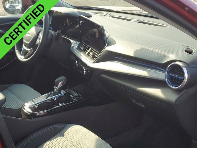 Certified 2025 Chevrolet Trax LT w/ LT Convenience Package image 28