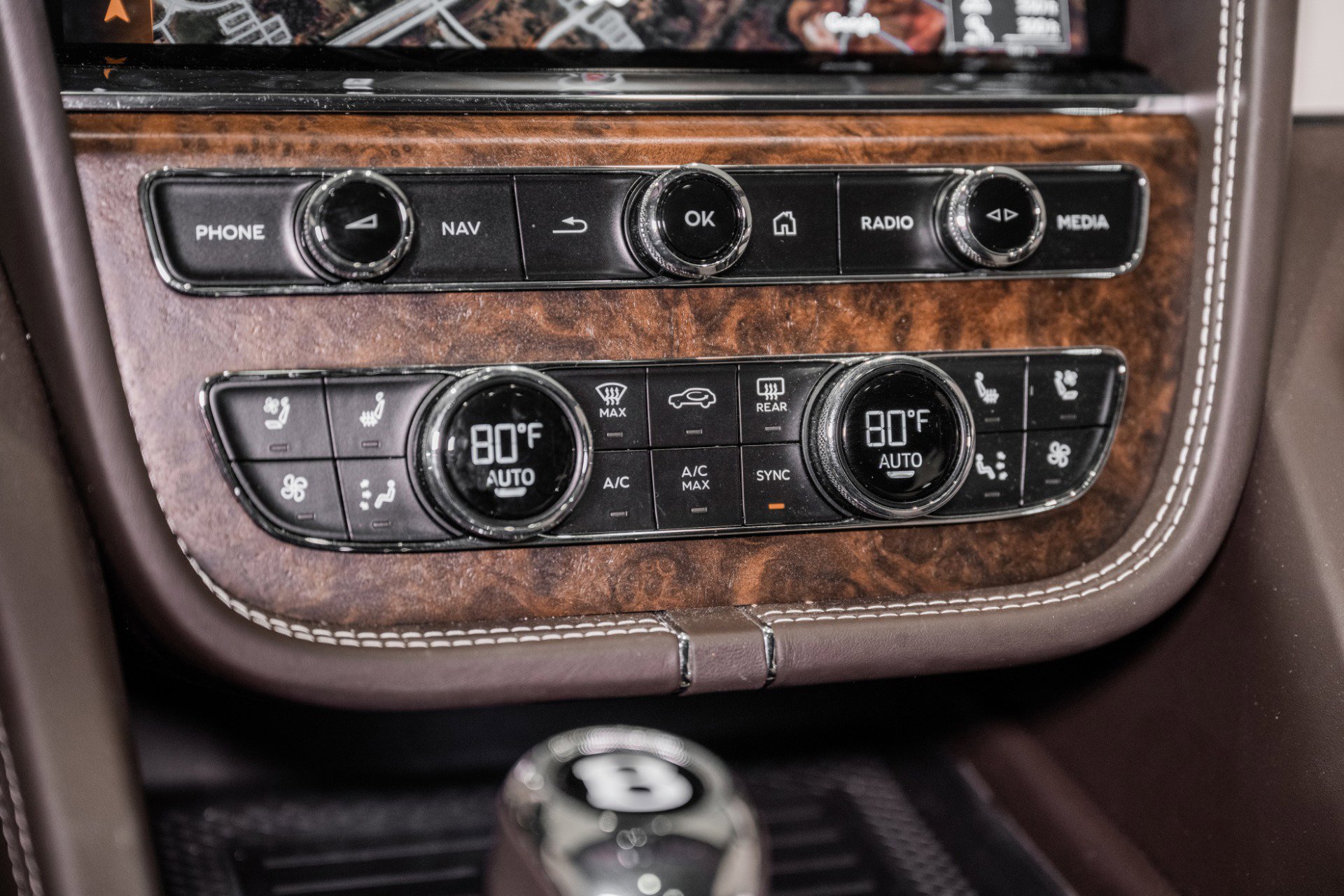 Used 2023 Bentley Bentayga image 40