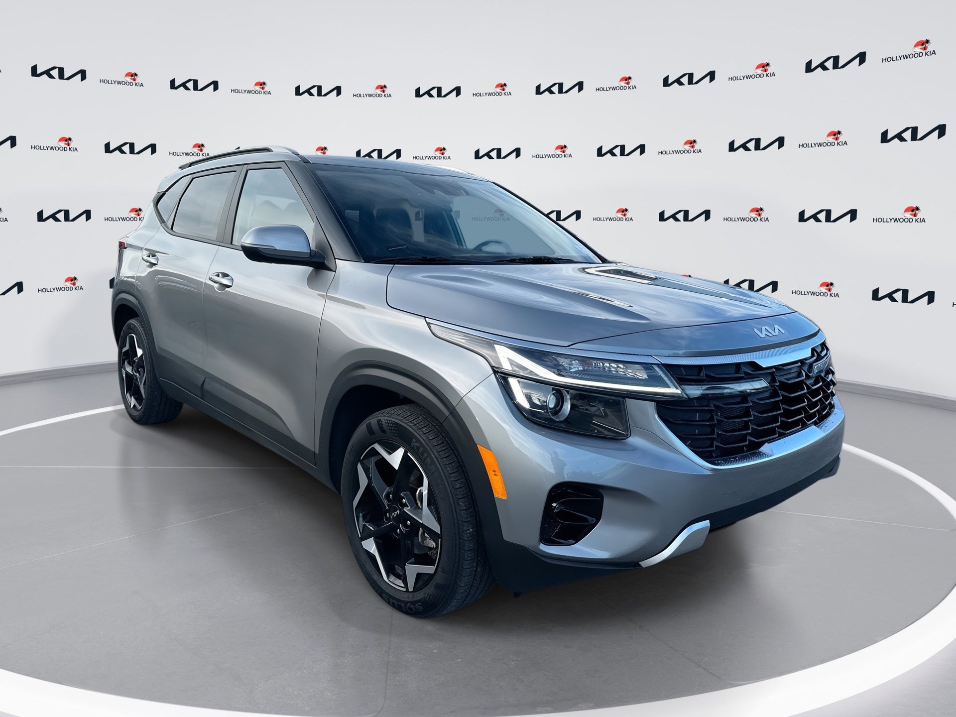 Certified 2025 Kia Seltos S FWD image 1