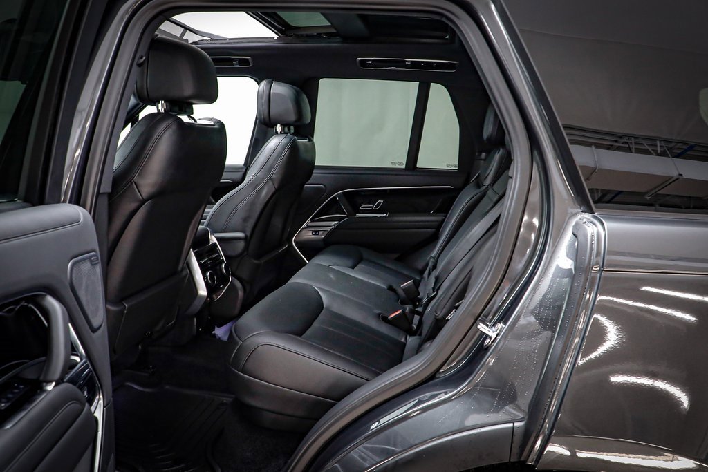 New 2025 Land Rover Range Rover SE image 17
