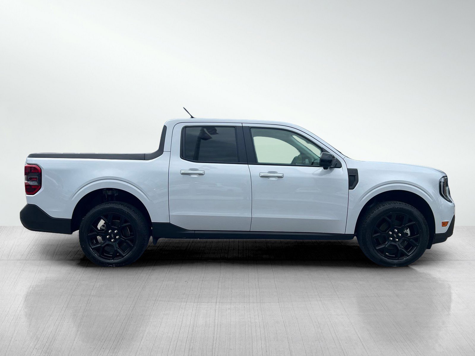 Used 2025 Ford Maverick Lariat w/ Black Appearance Package AWD/4WD image 4