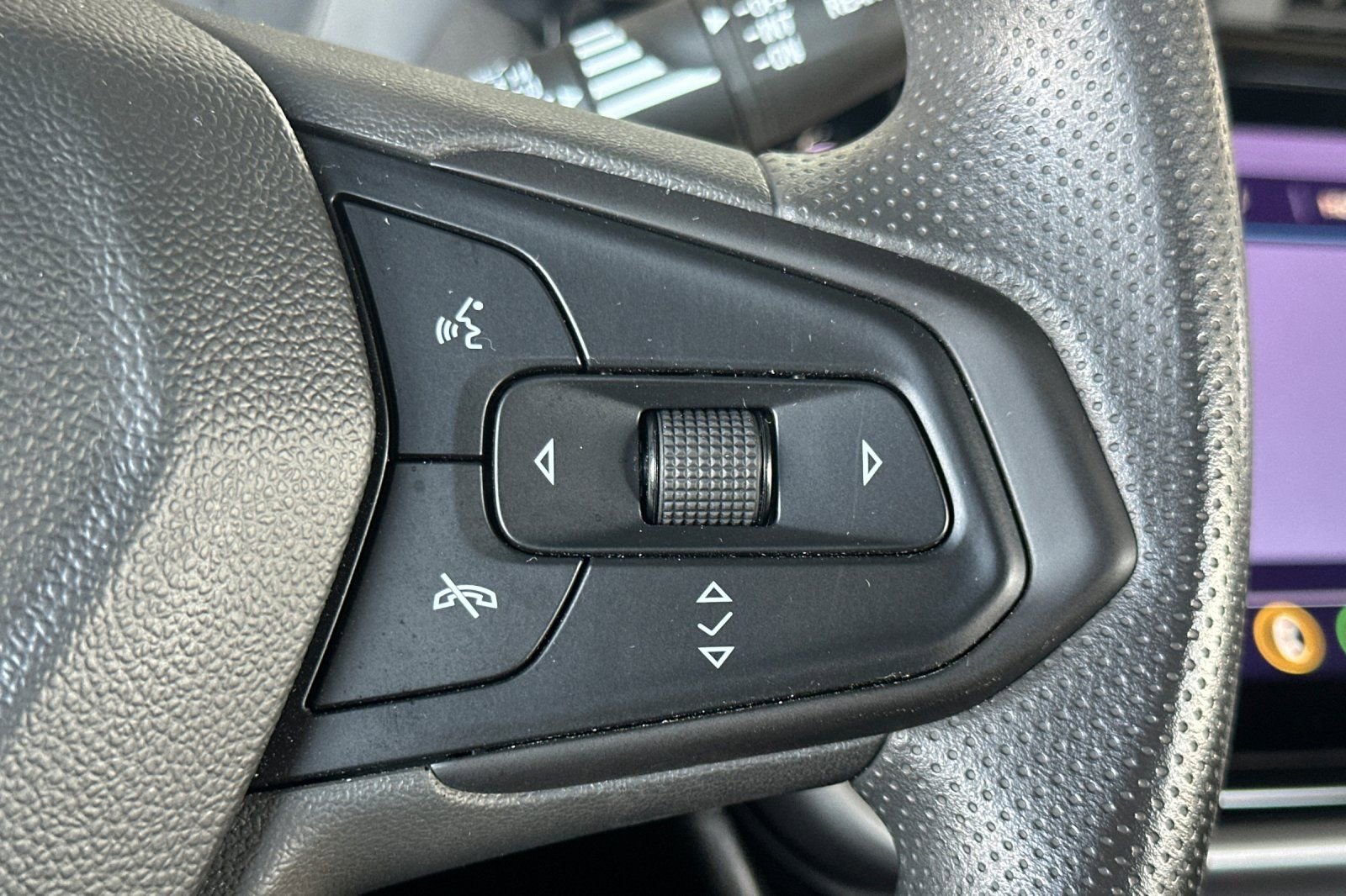 Used 2022 Chevrolet Bolt LT image 27